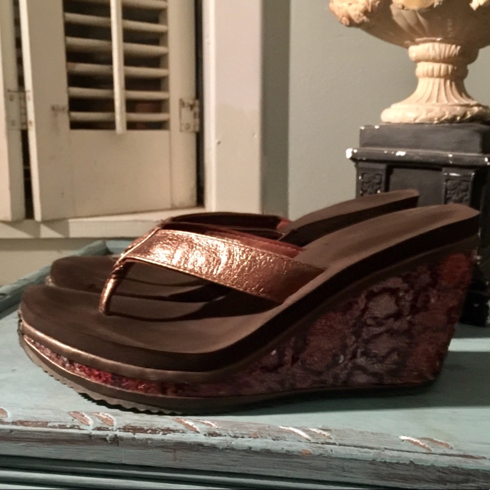 Very Volatile Flip Flops